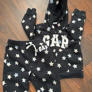 BABY GIRLS GAP SWEATSUIT SZ. 12-18 MOS.